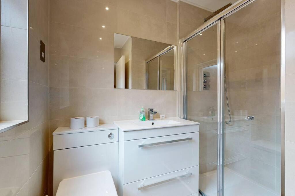 Elegant 2Bed Flat 10Min To Wimbledon Tennis Courts Londres Extérieur photo